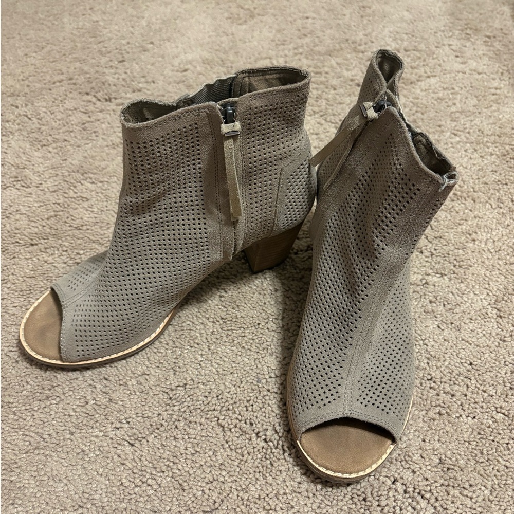 Toms Taupe Perforated Heeled Boots